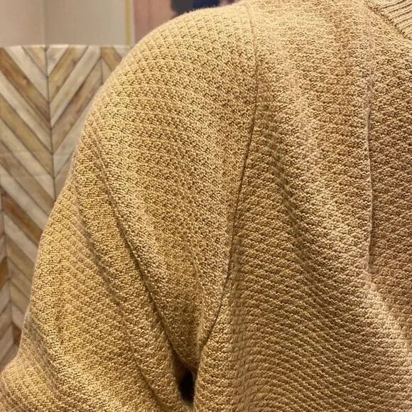 The Limited Women's Tan Knitted 3/4 Sleeves Shirttail Split Back Blouse Size M - Picture 6 of 11